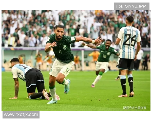 瓦伦西亚引进新锋线,目标冲击西甲前四,豪门争抢夏季转会佳人